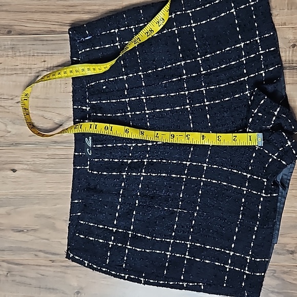 ❄C. Luce Tweed Black & Metallic Shorts - Picture 5 of 10
